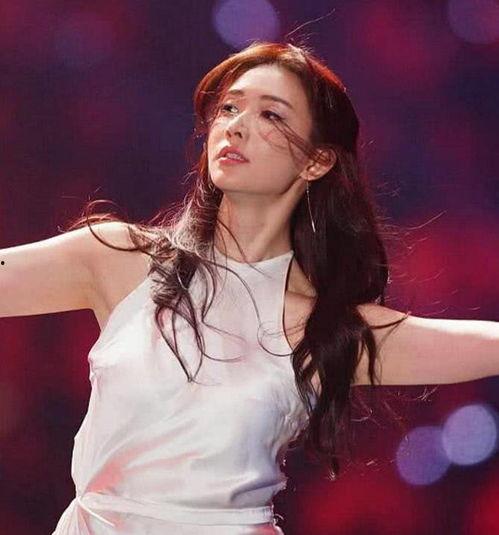 赤脚小网红,从街头到荧幕的逆袭之路