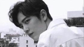 肖站吃瓜场面,围观群众热议不断，一幕幕精彩瞬间引热议