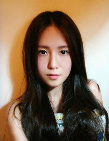 平度网红小中分女孩,网络红人的青春魅力与时尚态度”