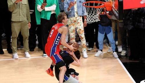 网红打篮球比赛图片